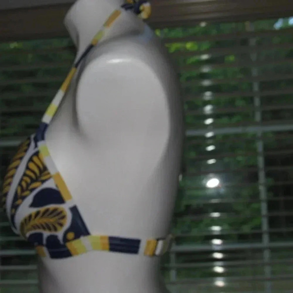 VENUS Halter Padded Swim Top Size C (32D/34C/36B) - Picture 2 of 4